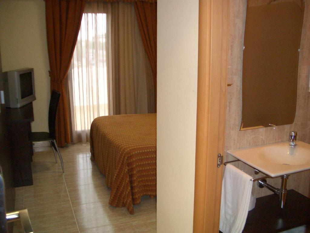 Hotel Pique Gandesa Szoba fotó